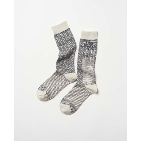 【FEEL MY FOOT STEPS】COLD GRASS-crew socks