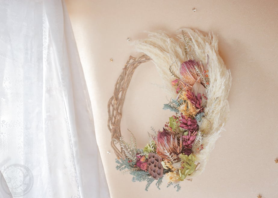 ずっと旬オプションあり！プロテアとパンパスグラスの大きなリース