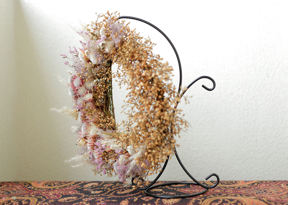 南天の蕾とセルリアのゆめかわ・ふわもこドライフラワーリース | 月光