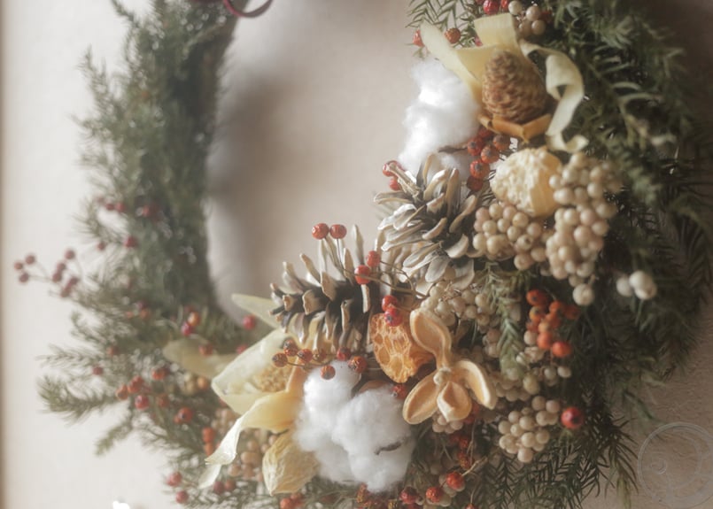 白と赤の木の実のリース(3way) | 月光堂螢工房