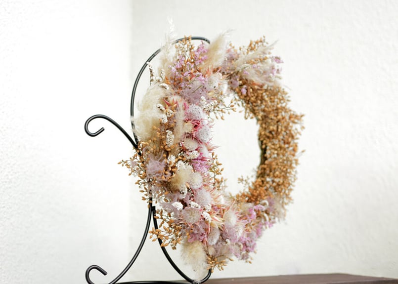 南天の蕾とセルリアのゆめかわ・ふわもこドライフラワーリース | 月光