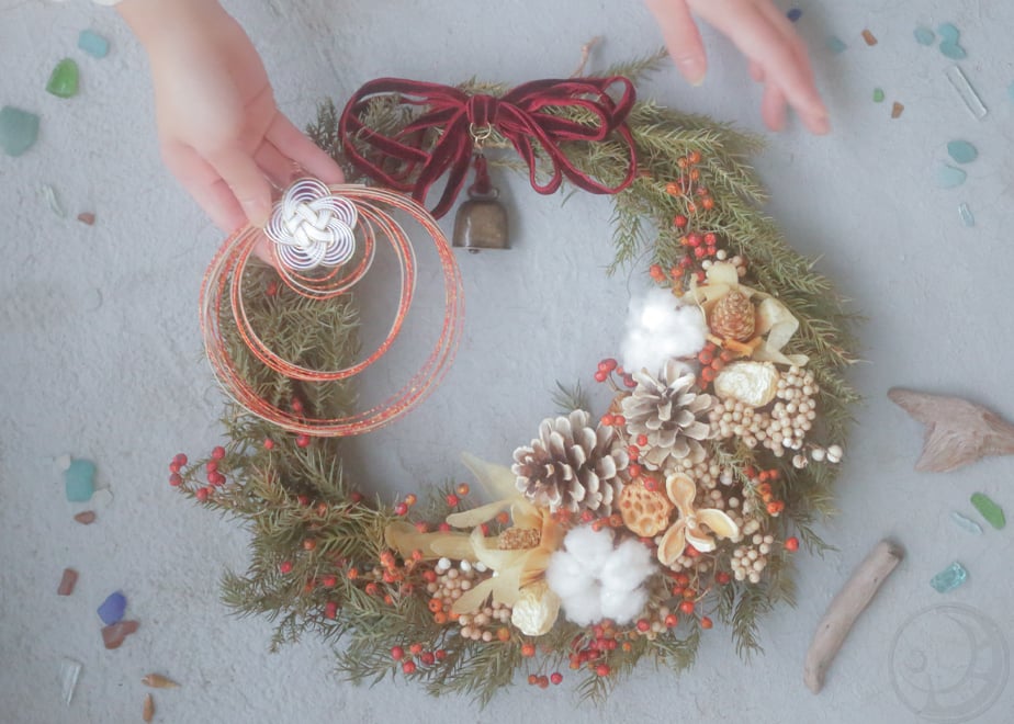 白と赤の木の実のリース(3way) | 月光堂螢工房