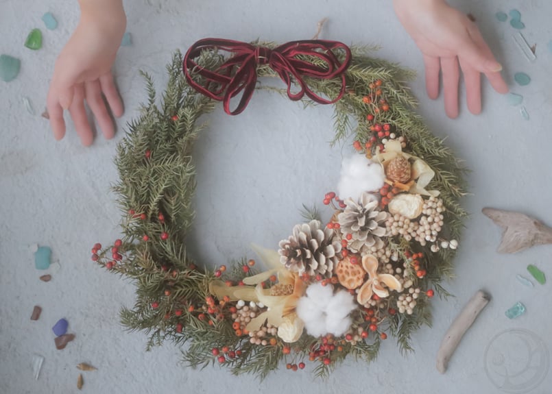 白と赤の木の実のリース(3way) | 月光堂螢工房