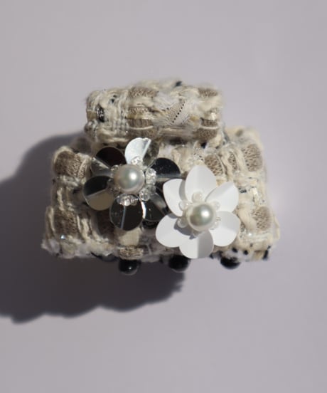 Sequins flower 4 Ivory White Grey ×Metallic Silver  (mini mini ribbon clip)