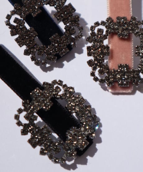 bijou velvet pin