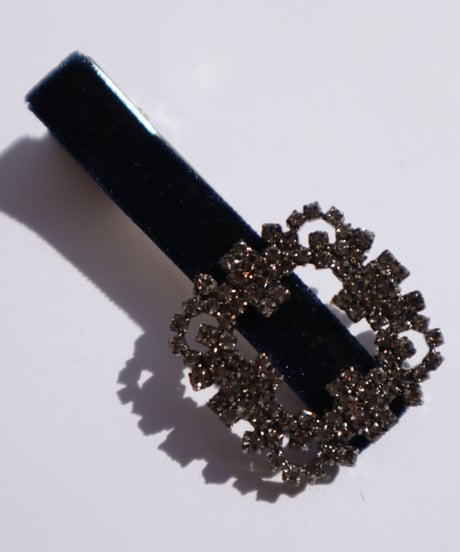 bijou velvet pin