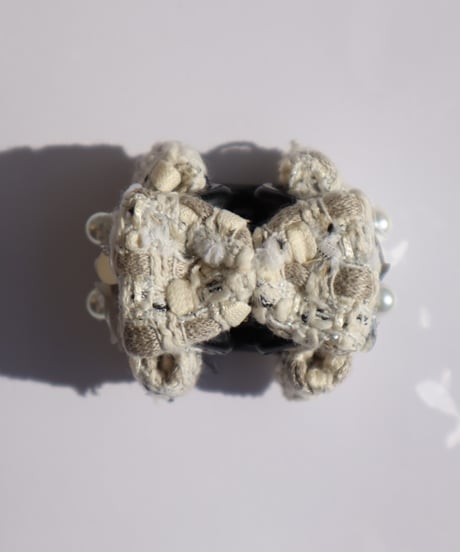 Sequins flower 4 Ivory White Grey ×Metallic Silver  (mini mini ribbon clip)