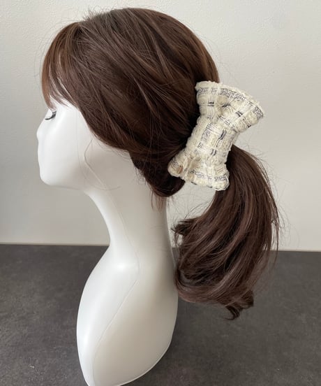 off white×black(banana clip)