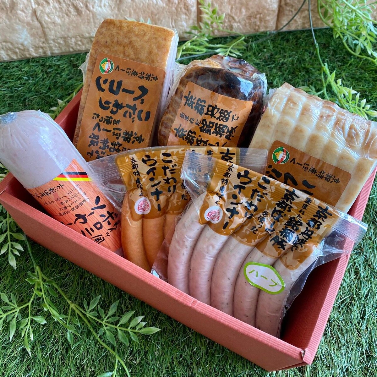 ハム　詰め合わせセット　ウィンナー　焼豚　お歳暮　ソーセージ Amazon.co.jp: カタログ ギフト セット 6 ハム ソーセージ 腸詰