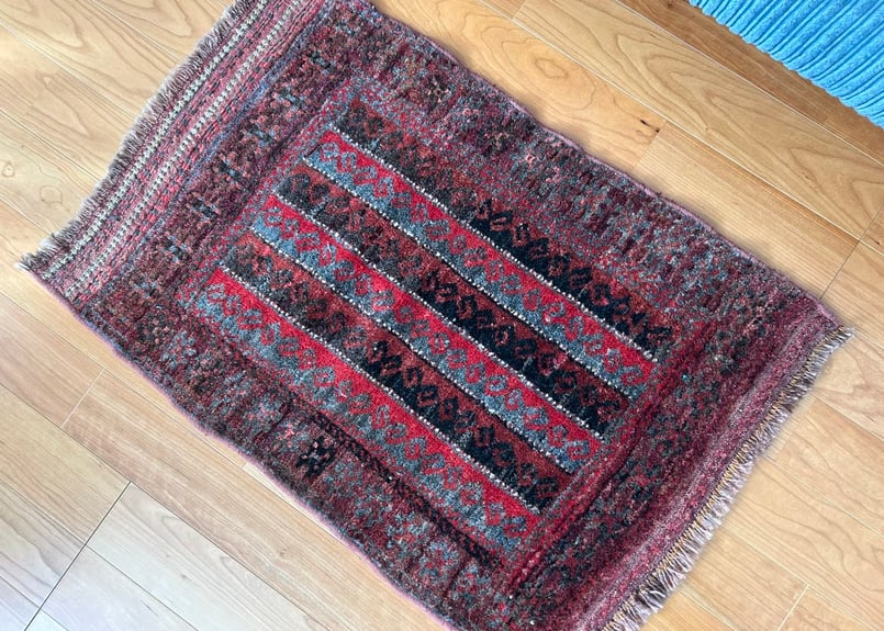 アンティークカフカズデザインのアフガニスタンバルーチラグ 187x103 cm