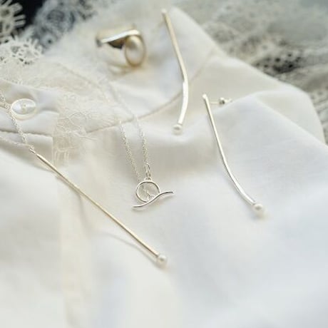 ＜受注オーダー＞one (bubble silver pierce ２）