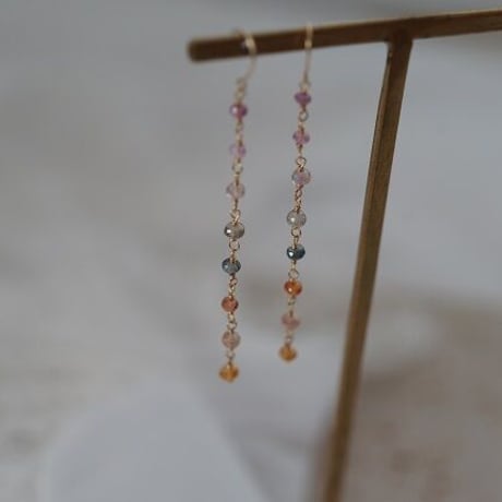 【seasons】マルチカラーサファイヤピアス１