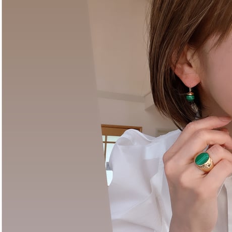 【colors】 18kgp 天然石の１粒ピアス ２