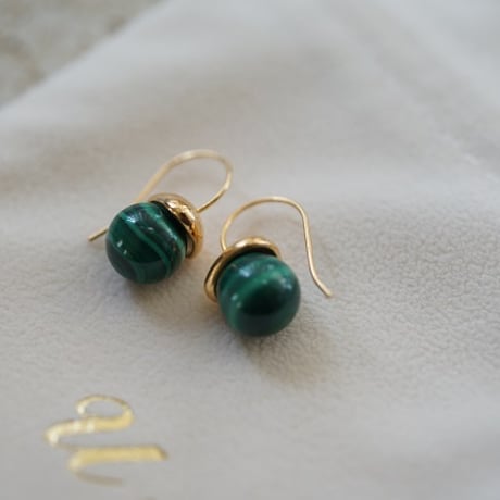 【colors】 18kgp 天然石の１粒ピアス ２