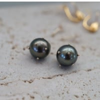 【drop】 黒蝶貝ドット１０Kピアス