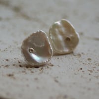 【drop】花びらケシ１０Kピアス（ダイヤ付き）