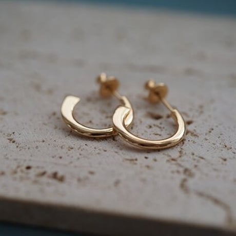 【one】18kgp flap pierce