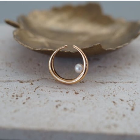 【ripples】18kgp earcuff (pearl)