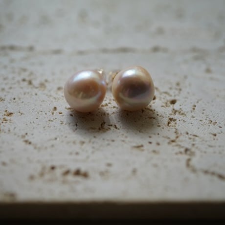 【drop】K10 バロックパールピアス（ecru)
