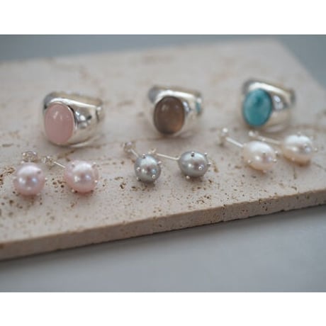 【drop】 ペールピンク淡水ドットピアス