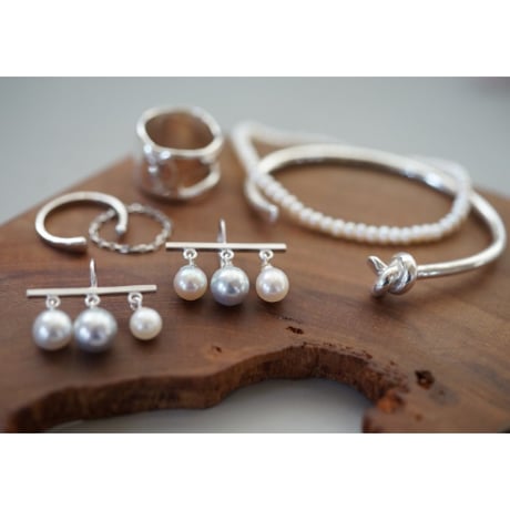 【seasons】パールのかけらピアス⑤（light gray）