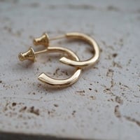 【one】18kgp flap pierce