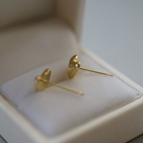 【charm】18K small heart pierce