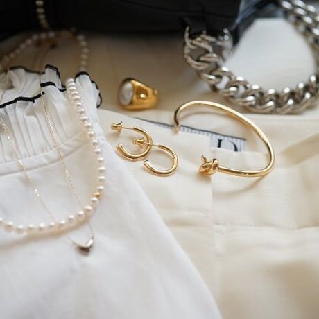 【one】18kgp flap pierce