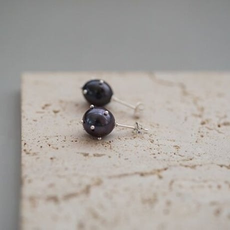(再）【drop】 黒淡水ドットシルバーピアス  2