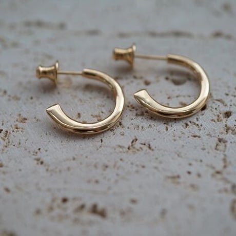 【one】18kgp flap pierce