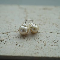 【drop】silver925 イエロー南洋ドットフックピアス