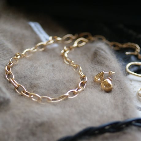 ＜受注オーダー＞one (bubble gold pierce）