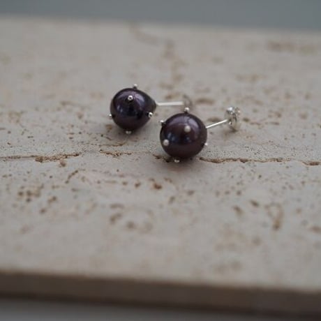 (再）【drop】 黒淡水ドットシルバーピアス  １