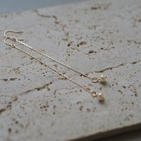 【drop】１０Kエクリュパールロングピアス