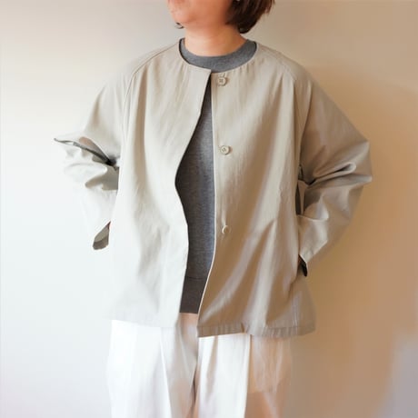 evam eva／ノーカラーショートコート