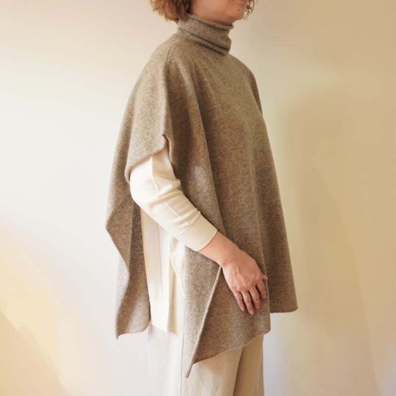 【evam eva】ニット ポンチョ カシミヤ シルク グレー ウォッシャブル evam eva】ニット ポンチョ カシミヤ シルク グレー ウォッシャブル