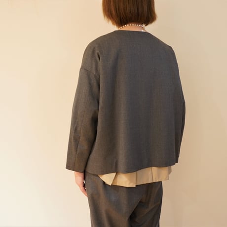 utilité／ウールギャバストレッチ　クルーネックジャケット