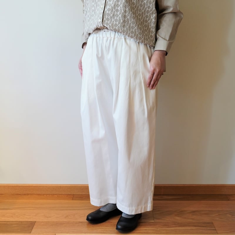 美品STAMP AND DIARYスーピマコットンギャバ２タックテーパードパンツ STAMP AND DIARY スーピマコットン60/2ギャバ クリアカット 2