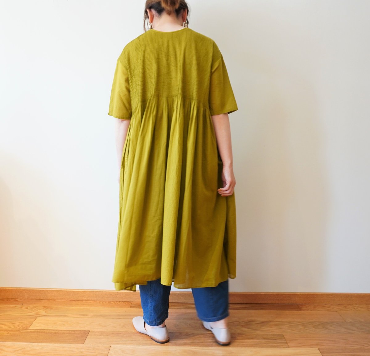 maison de soilオーガニックコットンピンタックワンピース白 maison de soilオーガニックコットンピンタックワンピース白