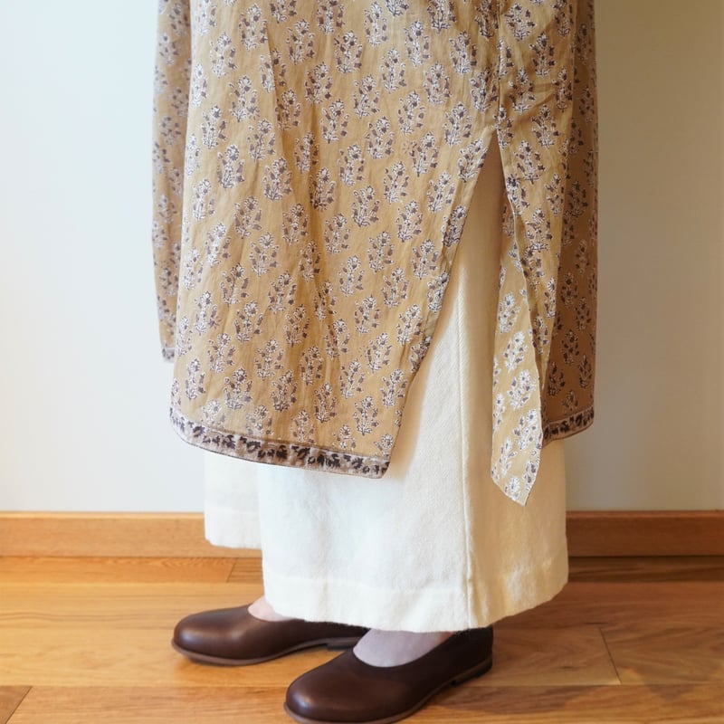 maison de soil／フラワーブロックプリント バンドカラーマキシシャツ
