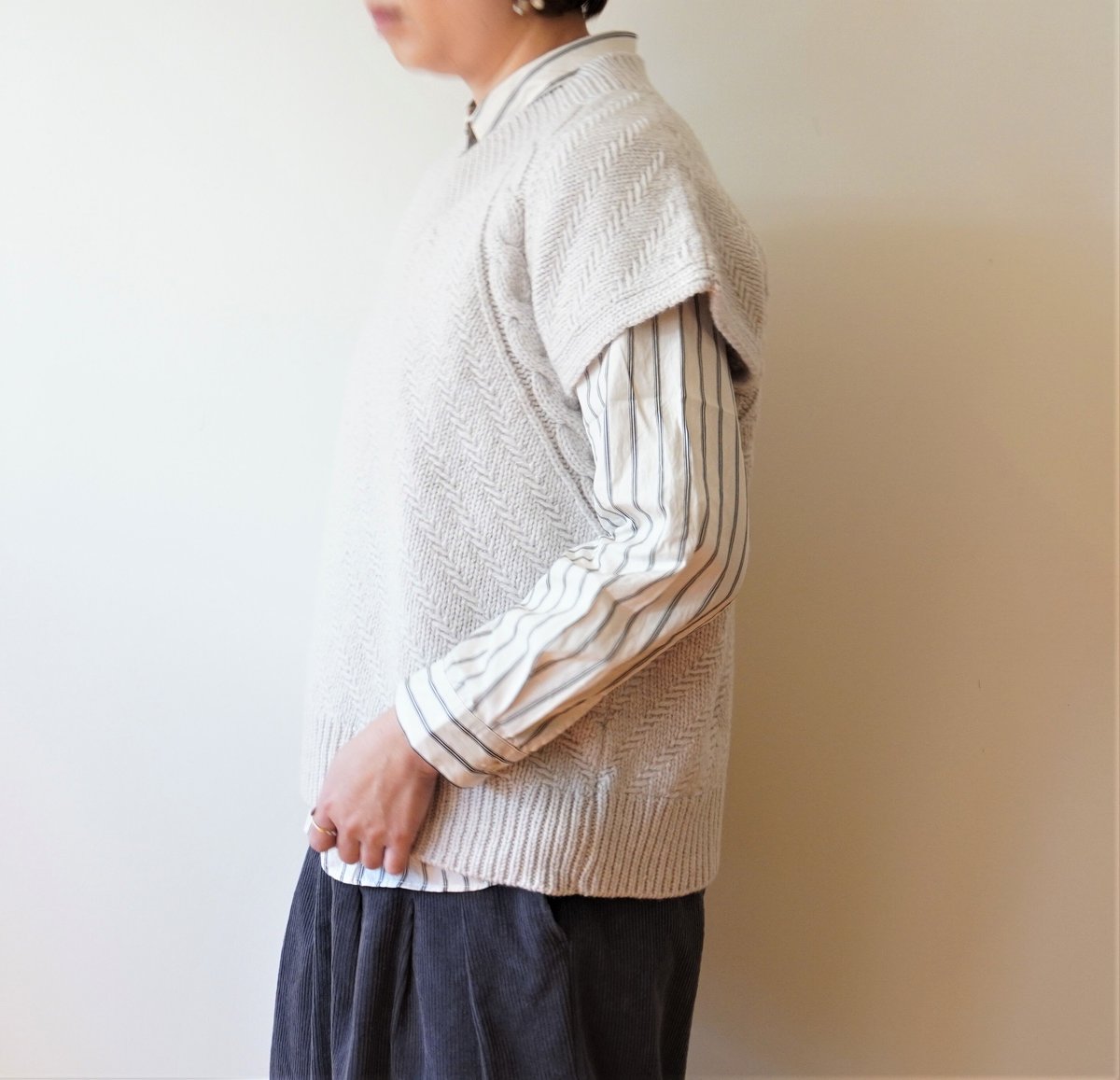 Fisherman OUT OF IRELAND／メリノウール Vネック スリップオーバー |