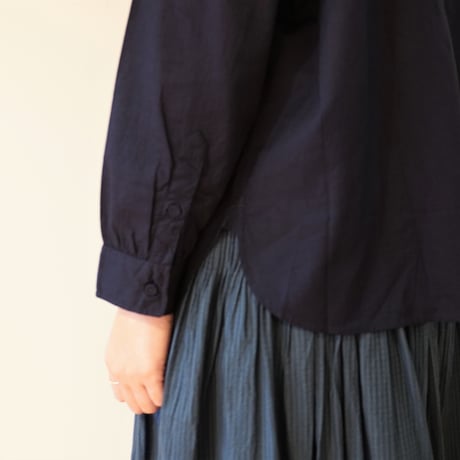 maison de soil／スタンドカラー刺繍ブラウス