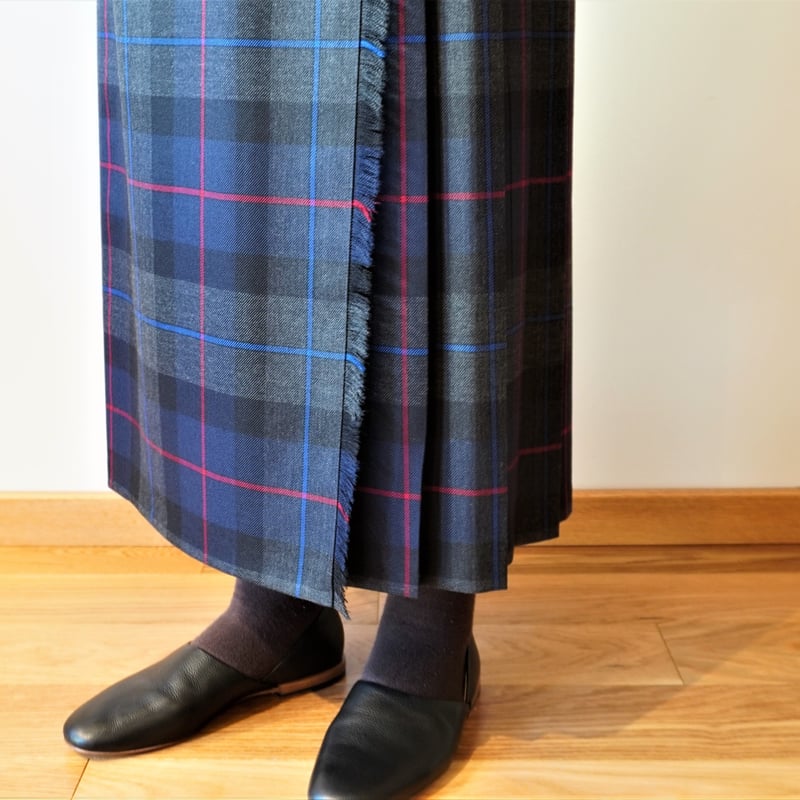 ウーステッドウールO'NEIL OF DUBLIN【新品タグ付】Wワイドベルトキルトラップスカート