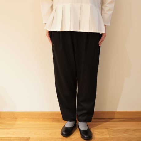 utilité／ウールギャバストレッチ　タックパンツ
