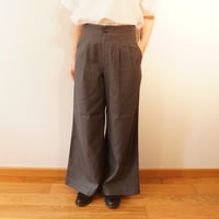 CHEVAL plus／バギーのタックパンツ