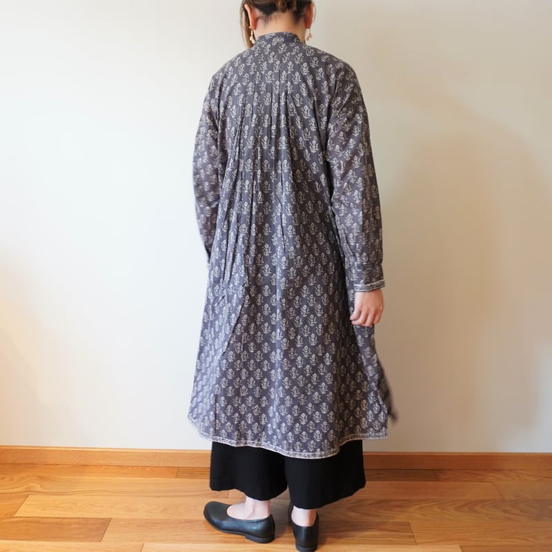 maison de soil／フラワーブロックプリント バンドカラーマキシシャツ  