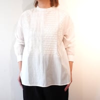 maison de soil／スモールチェック　エンブロイダリースタンドカラーブラウス