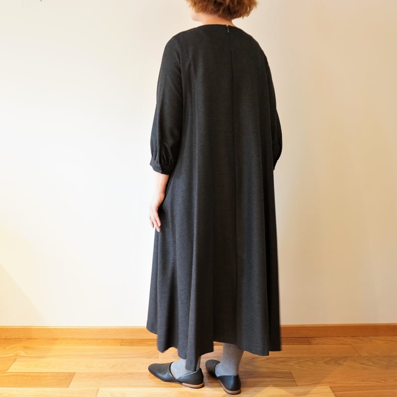 utilité／ウールサキソニーワンピース | Beignets Online