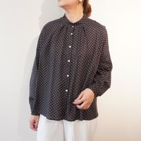utilité／コットンウール　スクエアドットスタンドカラーブラウス