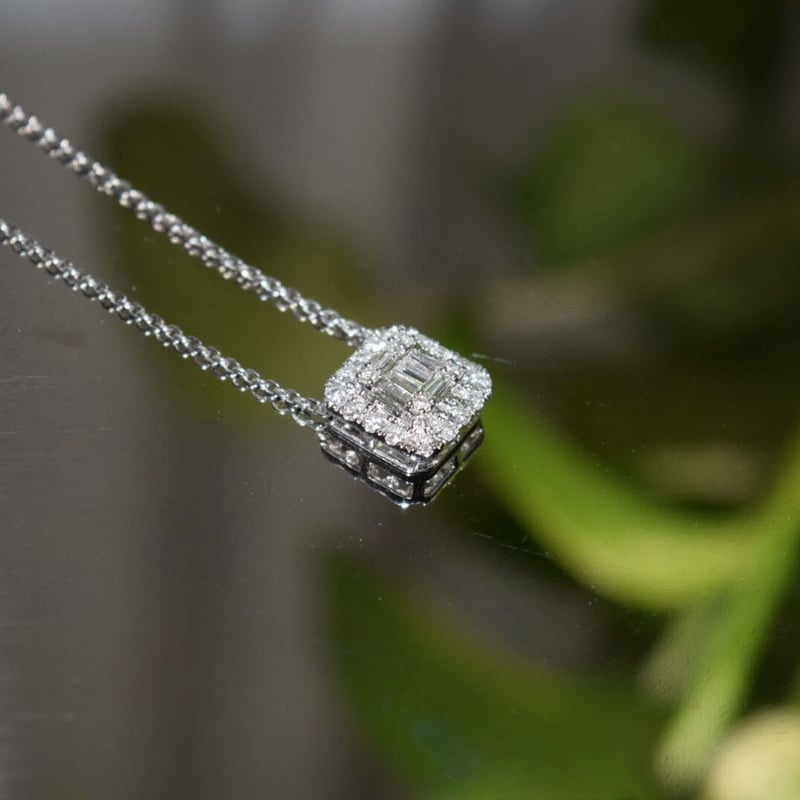 Baguette バゲット0.5ctダイヤモンドスクエアネックレス現行品 スクエアネックレス(0.2/0.5ct) | Baguette
